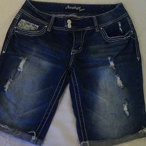 Amethyst jeans shorts size 9